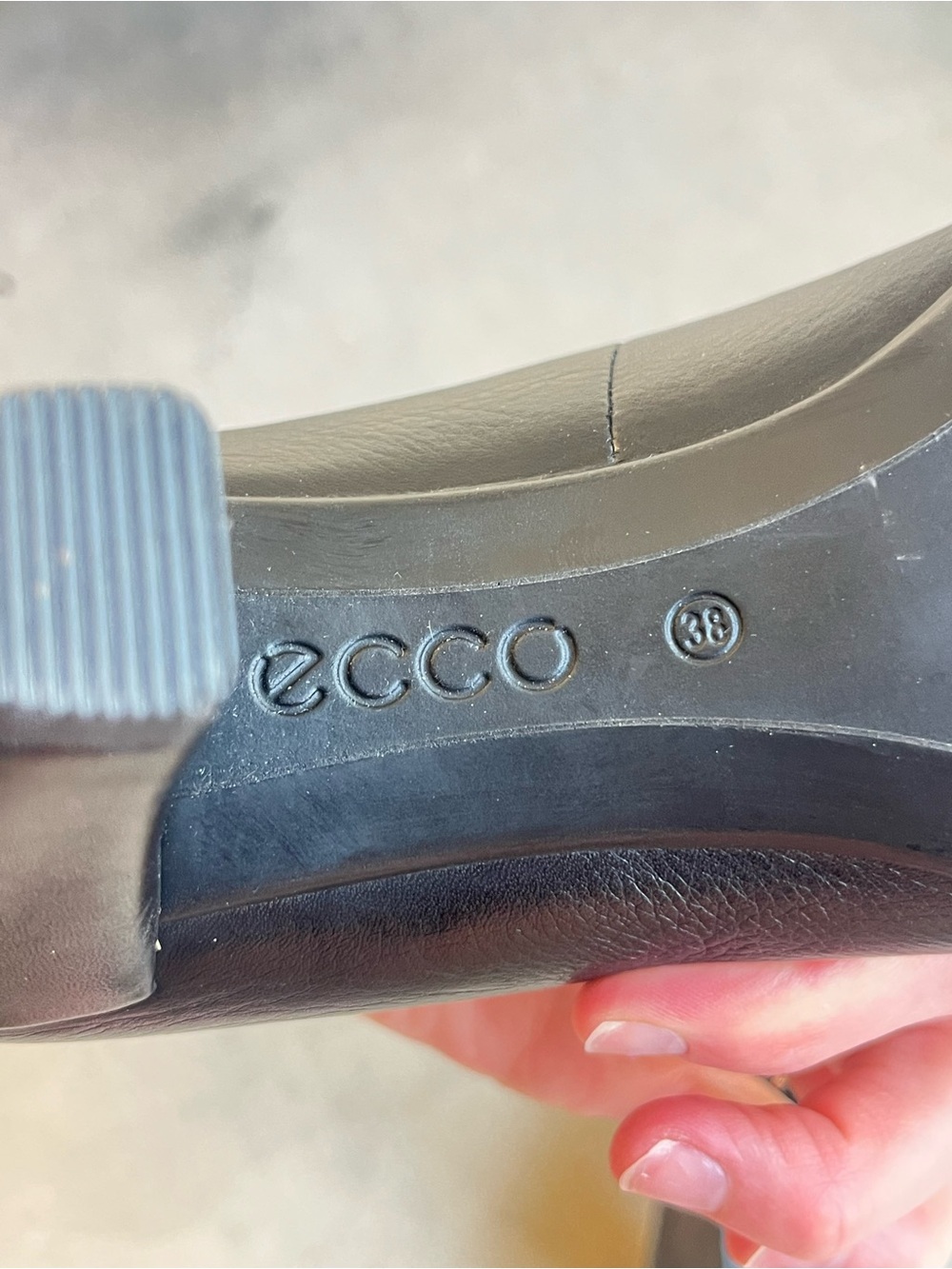 ECCO black heels Size 38 7.5 - Picture 7 of 7